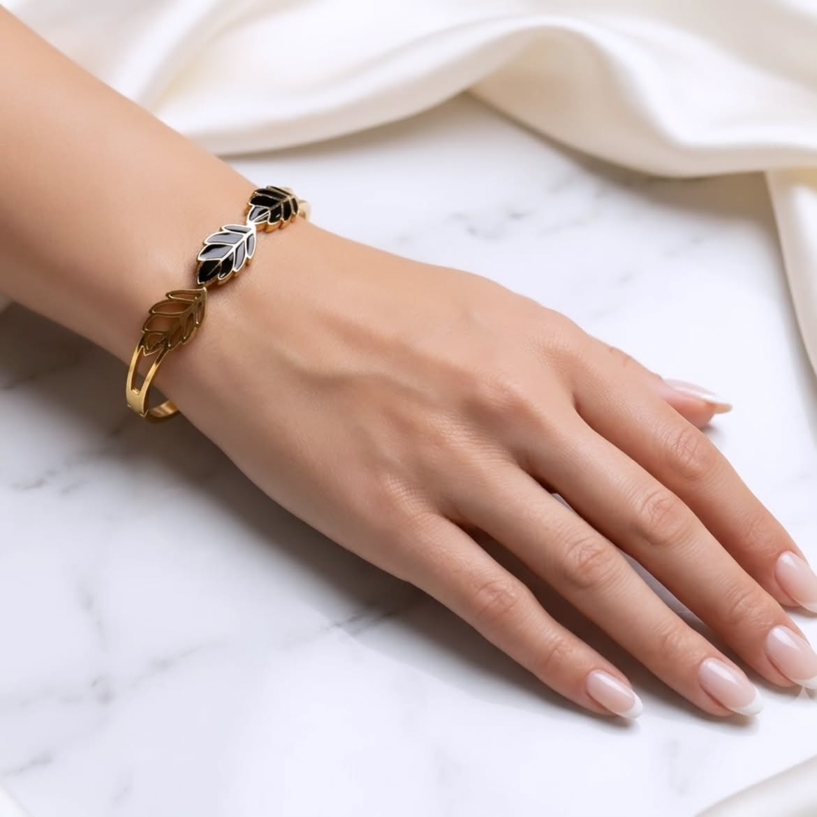 Luxury Gold Leaf Handcuff Bracelet – Black Leaf Cuff Bangle for Women