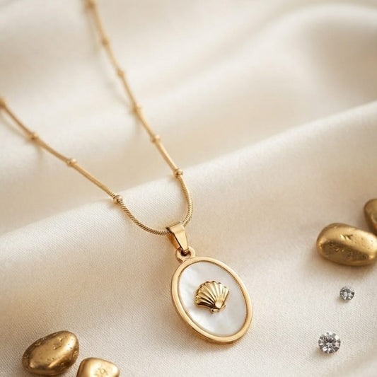 Golden Seashell Pendant Necklace – Elegant Pearl White Charm