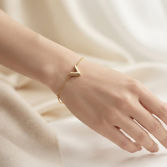 Minimalist V Charm Bracelet for Women – Elegant Gold Chain Bracelet