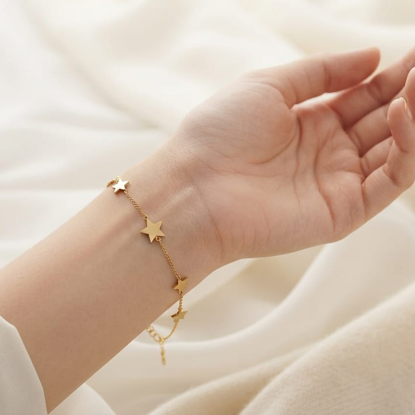 Golden Star Charm Bracelet for Women – Minimalist Adjustable Chain Bracelet