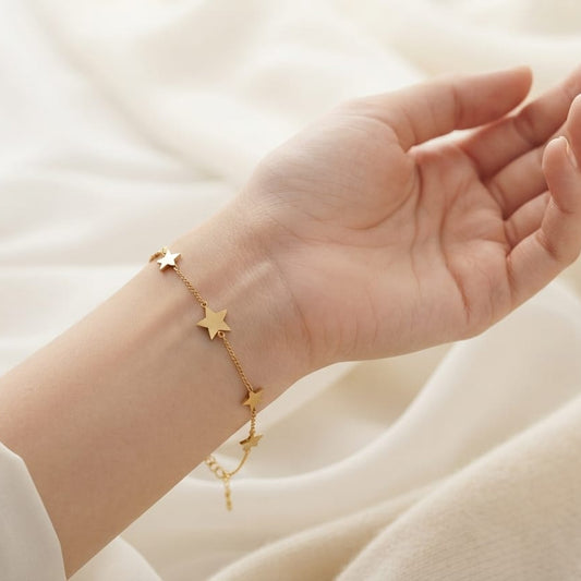 Golden Star Charm Bracelet for Women – Minimalist Adjustable Chain Bracelet