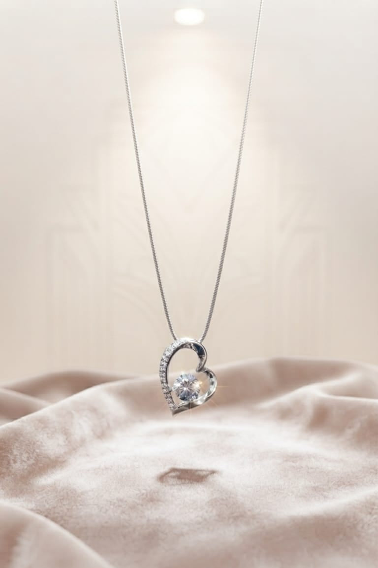 Silver Crystal Heart Pendant Necklace – Elegant Love Charm Necklace for Women