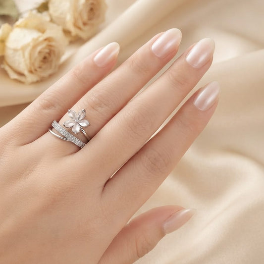 Elegant Crystal Flower Ring for Women – Minimalist Silver Floral Ring