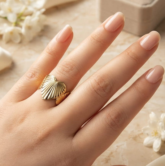 Luxury Gold Seashell Ring for Women | Adjustable Stainless Steel Fashion Ring