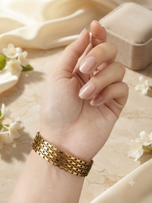 Luxury Oval Link Anti-Tarnish Hand Cuff for Women – Gold Plated Stainless Steel Bracelet