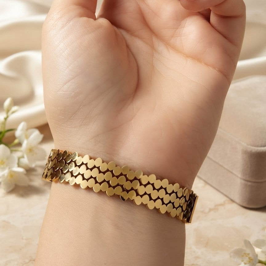 Luxury Gold Anti-Tarnish Heart Link Bracelet for Women | Stainless Steel Adjustable Bracelet